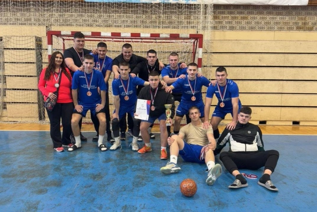 Бронза из Требиња стигла у нашу школу!